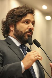 ASSENTAMENTOS - Parlamentar informou que, há quatro meses, cinco perímetros irrigados estão sem verba federal para distribuição de água. Foto: Jarbas Araújo