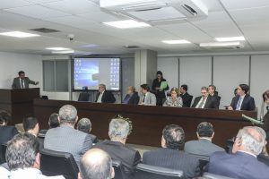 REUNIÃO - Doze propostas foram discutidas em conjunto pelas Comissões de Justiça, Finanças e Administração Pública da Alepe. Foto: Heluízio Almeida