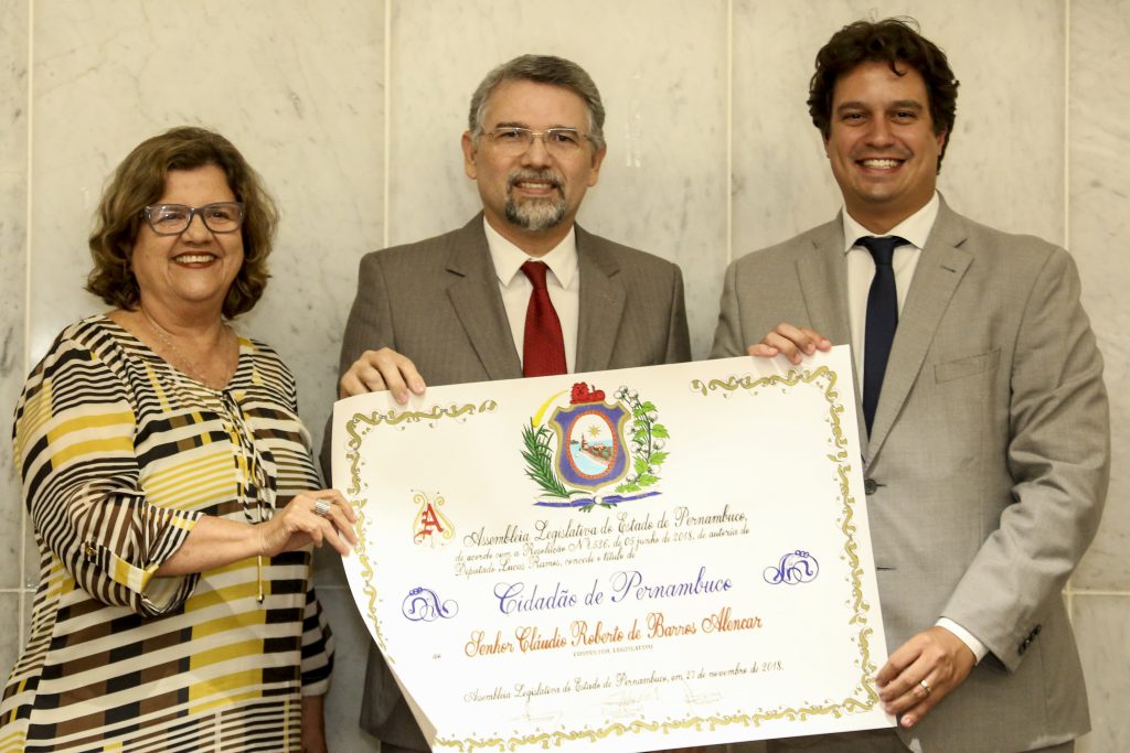 Reunião Solene de entrega do Título de Cidadão de Pernambuco ao Consultor Legislativo Cláudio Roberto de Barros Alencar