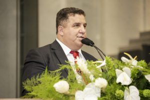 AÇÃO - Deputado citou exemplo das pessoas que atuam nas comunidades terapêuticas e no Hospital de Câncer de Pernambuco. Foto: Roberto Soares