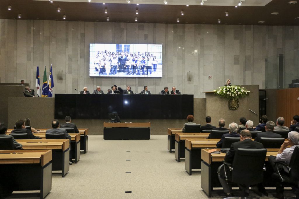 Reunião Solene para homenagear o deputado Henrique Queiroz , pelos seus 40 anos de vida Pública
