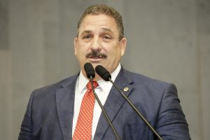 DISCURSO - “É com grande entusiasmo que divido a condecoração oferecida pelo Tribunal de Justiça com todos que compõem esta Casa”. Foto: Roberto Soares