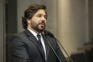 PROPOSTA - “É preciso levar o Poder Legislativo para dentro da comunidade”, defendeu. Foto: Roberto Soares