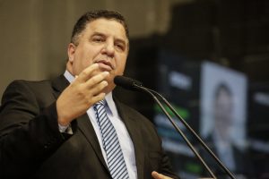 GRATIDÃO - “Foram tempos difíceis, mas esta Casa trabalhou muito para a melhoria de Pernambuco”, declarou o Pastor Cleiton Collins. Foto: Jarbas Araújo