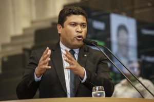 CRÍTICA - Para o parlamentar, incluir servidores públicos militares nas novas regras para a aposentadoria “seria uma traição do presidente Jair Bolsonaro”. Foto: Roberto Soares