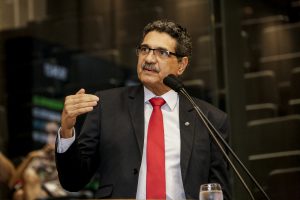PREOCUPAÇÃO - Segundo o parlamentar, medida provocará a desassistência da população. Foto: Roberto Soares
