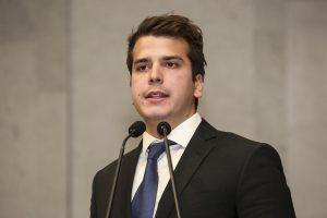 CARÊNCIAS - Coelho rebateu argumento de que problemas são provocados pela desassistência na rede municipal. Foto: Roberto Soares