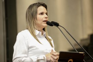 CLARISSA - “O uso medicinal eu também apoio, mas isso não pode ser pretexto para banalizar o consumo das drogas.” Foto: Roberto Soares