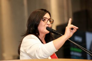 TRIBUNA - “Registro aqui os meus parabéns a todos os que participam, direta e indiretamente, das administrações das unidades de saúde.” Foto: Roberto Soares