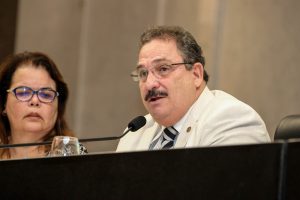 BALANÇO - De fevereiro a junho, Alepe realizou 109 reuniões plenárias e 41 audiências públicas, além de discutir e aprovar 96 novas leis, destacou Medeiros. Foto: Roberto Soares