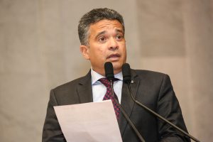 DISPARIDADE - Segundo ele, valor do botijão varia entre R$ 85 e R$ 100 no município, enquanto média em Pernambuco é de R$ 65. Foto: Roberto Soares