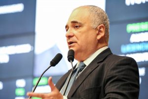 CONTRATAÇÃO - Procedimento prevê mais de 3 mil funcionários terceirizados ao custo de R$ 183 milhões. Foto: Jarbas Araújo
