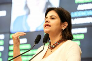 PREJUÍZO - Priscila Krause alertou para aumento de custos para os cofres públicos a partir da dispensa de licitação. Foto: Jarbas Araújo