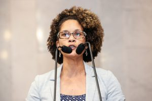DISCRIMINAÇÃO - No Dia Nacional da Visibilidade Lésbica, Jô Cavalcanti expôs violências a que segmento é submetido cotidianamente. Foto: Roberto Soares