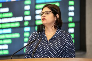 MEDIDA - Recursos, segundo a parlamentar, vieram da prorrogação de contrato com o banco responsável por gerenciar a folha de pagamento do Estado. Foto: Roberto Soares