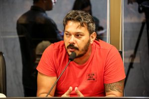 COBRANÇA - Síndico do Holiday, Bezerra Neto afirma que Celpe não marcou inspeção ou apresentou laudo indicando correções necessárias. Foto: Alepe