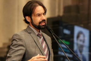 MARCO - Deputado informou que cinco bombas elevatórias vão levar a água do Rio São Francisco através dos canos das adutoras do Moxotó e do Agreste. Foto: Jarbas Araújo