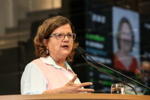 TRANSPARÊNCIA - Deputada relatou acontecimentos do último final de semana e pediu a apresentação de um plano para a intervenção. Foto: Roberto Soares