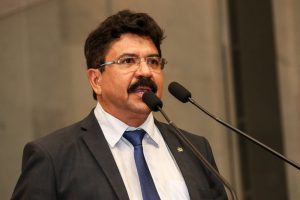 NÚMEROS - Parlamentar enfatizou que obra pode gerar renda de R$ 14 bilhões e 500 mil empregos, sobretudo na região do Araripe. Foto: Roberto Soares