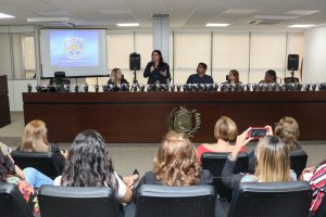 DEBATE - “Mulheres guerreiras e suas histórias: dando a volta por cima”