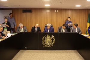 OBJETIVO - Medida visa desburocratizar as atividades das repartições, dando maior celeridade aos procedimentos administrativos. Foto: Neto Lima