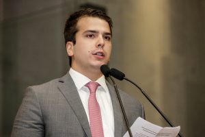 BENEFÍCIOS - Segundo o parlamentar, a gestora mostrou disposição em fortalecer a Embrapa e trazer investimentos para o setor agropecuário de Pernambuco. Foto: Roberto Soares
