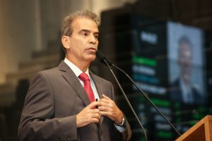 APOIO - Autor da proposta repercutiu audiência pública sobre o tema, ressaltando a importância da medida para ampliar recursos dos municípios. Foto: Roberto Soares