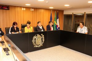 MEDIDA - Segundo a proposta, os encontros da Alepe e os cursos oferecidos pela Escola do Legislativo deverão ser acompanhados por um tradutor da Língua Brasileira de Sinais. Foto:Roberto Soares