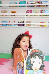 LIÇÃO - “Ninguém pode rir dos outros, senão ninguém vai brincar", diz Maria Alice. Foto: Roberto Soares