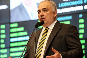 INSEGURANÇA - “A máscara do PSB está caindo e quem está derrubando são os assaltantes.” Foto: Roberto Soares