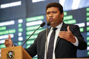 EXIGÊNCIA - O parlamentar registrou que a antecipação das diárias está previsto em lei estadual. Foto: Roberto Soares