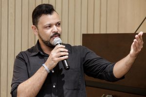 PRIORIDADE - Da UEP, Cledir Lima salientou que “o Governo Federal precisa entender que educação não é gasto, mas investimento”. Foto: Nando Chiappetta