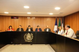 PREVENÇÃO - Erick Lessa lembrou que, em menos de dois anos, três incêndios ocorreram no local, e destacou o objetivo da visita. Foto: Evane Manço