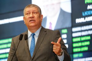 PREJUÍZOS - Segundo ele, Governo Federal quer reduzir as normas vigentes em 90%, o que vai “aumentar riscos de acidentes, amputações e mortes”. Foto: Roberto Soares