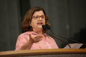 REFLEXÃO - “Que País é esse onde a civilidade está dando lugar à barbárie?”, questionou a petista. Foto: Roberto Soares