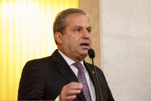 CRÍTICA - “Proposta do atual governo atinge os mais pobres, como os trabalhadores rurais e do Regime Geral”, disse Alencar. Foto: Evane Manço