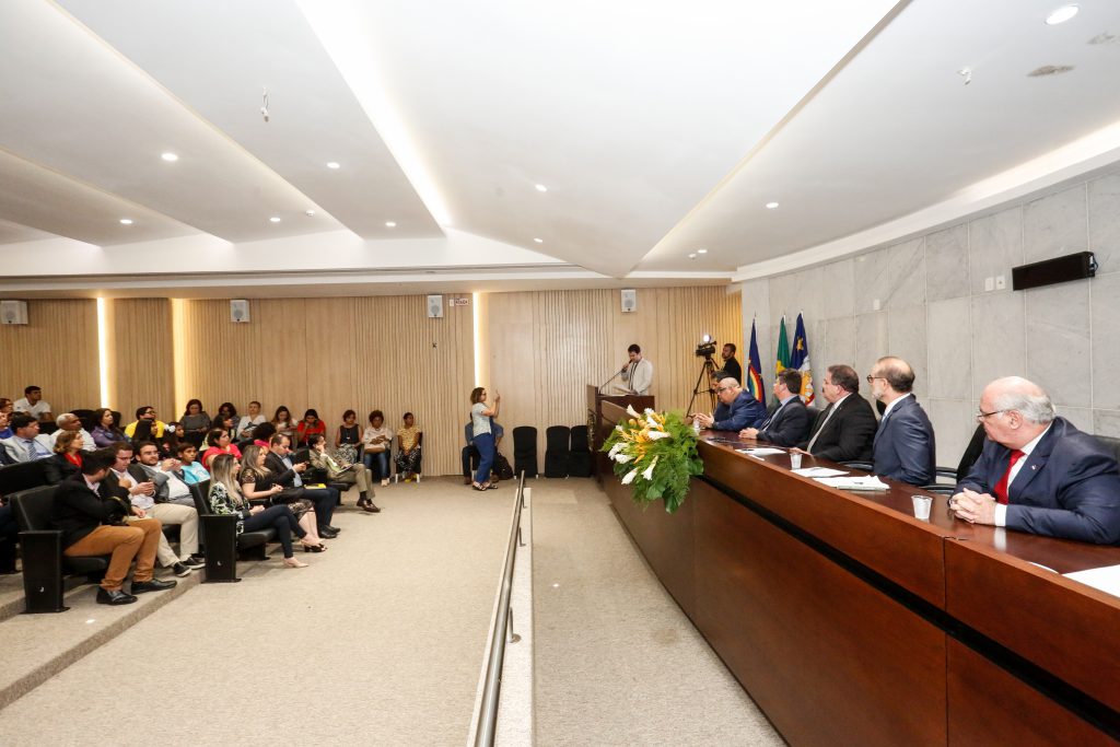 FUTURO - Iniciativa promovida em parceria com o TJPE visa facilitar a inserção profissional de adolescentes que estão encerrando período nas casas de acolhimento. Foto: Roberto Soares