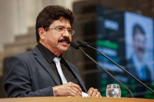 ECONOMIA - Para parlamentar, é preciso simplificar o processo de regulamentação das vans no Estado. Foto: Roberto Soares