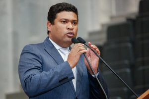 DISTÂNCIA - Deputado informou que local mais próximo a realizar exame de necrópsia fica a 250 quilômetros. Foto: Roberto Soares