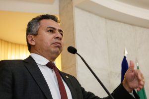 SUGESTÃO - Presidente da Comissão Especial da Alepe, Doriel Barros defende “previdência geral única, com fundo que possa garantir o equilíbrio fiscal e financeiro do sistema”. Foto: Roberta Guimarães