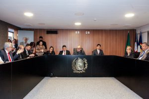 FLEXIBILIZAÇÃO - Texto pretende modificar requisitos para propostas de iniciativa popular, reduzindo à metade a necessidade de assinaturas. Foto: Evane Manço