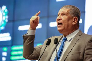 PROBLEMAS - Deputado citou riscos desses produtos à saúde dos consumidores e prejuízos para exportações agrícolas brasileiras. Foto: Roberto Soares