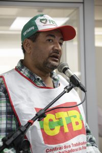PREOCUPAÇÃO - Givanildo Marques, da CTB-PE, relatou crise no setor sucroalcooleiro e denunciou uso de herbicidas lançados por aviões. Foto: Roberta Guimarães