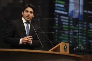 PREOCUPAÇÃO - Reivindicação do parlamentar veio após visita a cinco municípios da região: Afogados da Ingazeira, Carnaíba, Itapetim, Solidão e Iguaraci. Foto: Nando Chiappetta