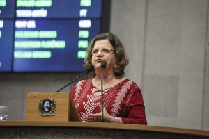 TERESA - “Para quem acha que povo na rua não resolve, basta ver que já houve recuo que fez com que alguns milhões retirados da educação voltassem.” Foto: Nando Chiappetta
