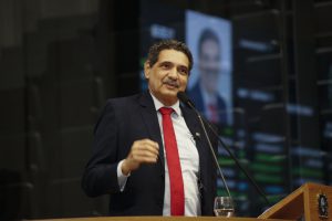 JOÃO PAULO - “Movimento grevista vai ter papel fundamental para dobrar o Governo no que há de mais perverso para os trabalhadores.” Foto: Roberto Soares