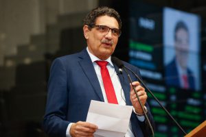 OPINIÃO - “Essa portaria revela a visão que este governo tem dos trabalhadores. É como se o problema da economia fosse o direito ao repouso remunerado”. Foto: Roberto Soares