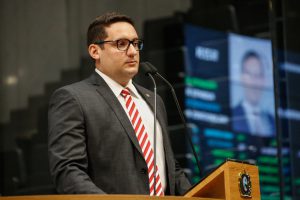 CRÍTICA - “Decisões dos parlamentares se fundamentam em leitura com maior foco nas pessoas que usam as carroças do que nos bichos.” Foto: Roberto Soares