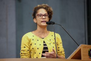 OPINIÃO - Jô Cavalcanti disse estar havendo “a criminalização da luta social” e que “atual momento é obscuro para defensores dos direitos humanos”. Foto: Roberto Soares