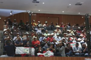 BASE - Parlamentar saudou representantes da Fetape e da Fetaepe, que acompanharam a Reunião Plenária nas galerias. Foto: Jarbas Araújo